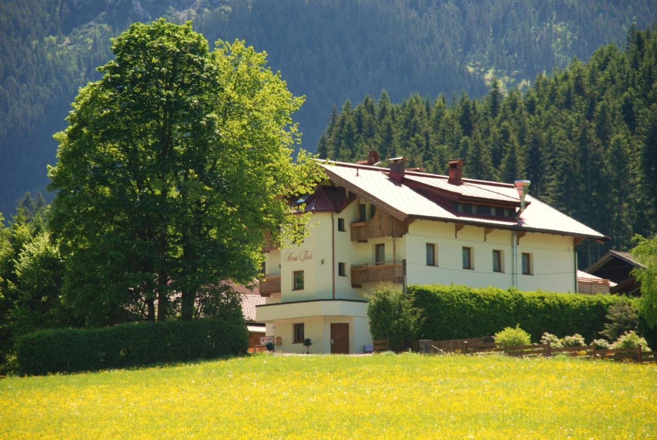 فندق بريكسن ام تالهفي  Haus Tirol المظهر الخارجي الصورة
